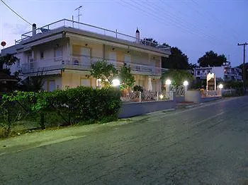 Aki Aparthotel 3*